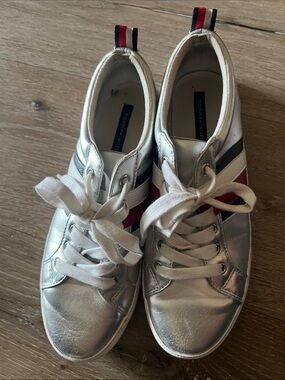 Tommy Hilfiger Silver Lace-Up Sneakers with Red & Blue Stripe Detail